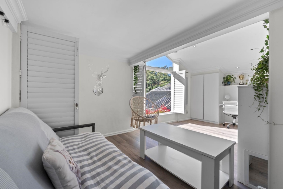 4 Bedroom Property for Sale in Tamboerskloof Western Cape